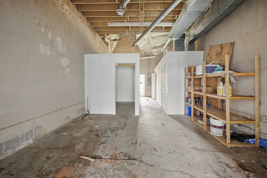 More Photos Of 14049-14051 Gratiot Ave, Detroit Storefront Retail Office For Sale