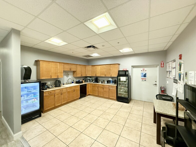 More Photos Of 1440 SW 28th Ave, Pompano Beach Warehouse For Sale