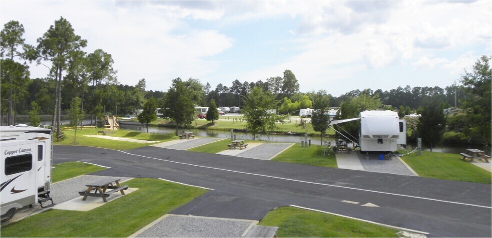 More Photos Of 2444 Avalon Blvd, Milton Trailer Camper Park For Sale