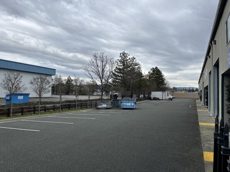 More Photos Of 3466 Brickway Blvd, Santa Rosa Warehouse For Lease
