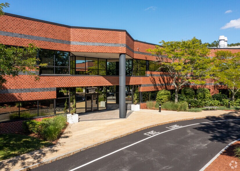 More Photos Of 1 Highwood Dr, Tewksbury Unknown For Lease