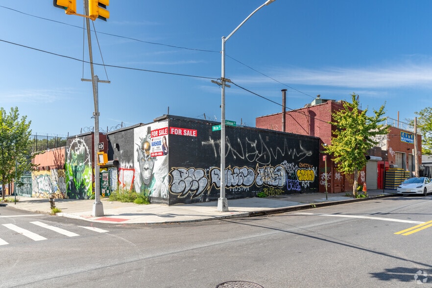Primary Photo Of 310 Johnson Ave, Brooklyn Warehouse For Lease