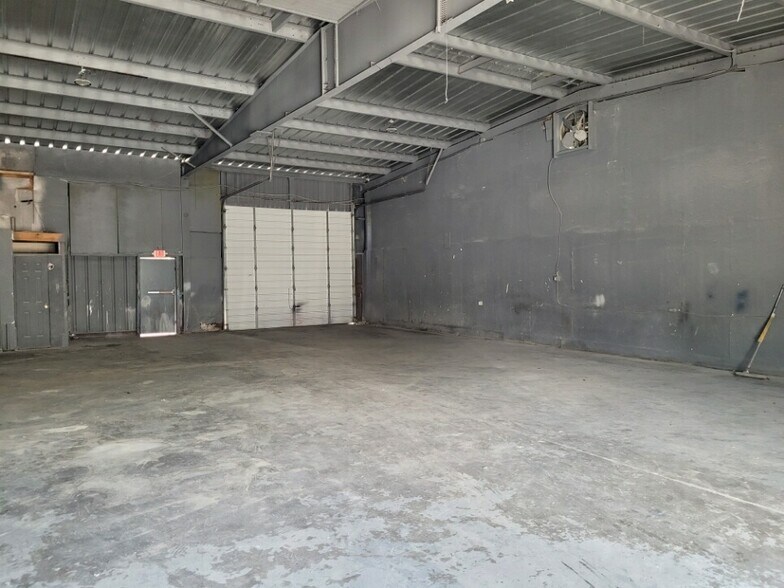 More Photos Of 234 Memory Ln, Houston Warehouse For Lease