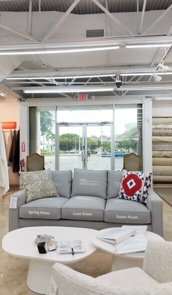 More Photos Of 202 Old Federal Hwy, Hallandale Beach Freestanding For Lease