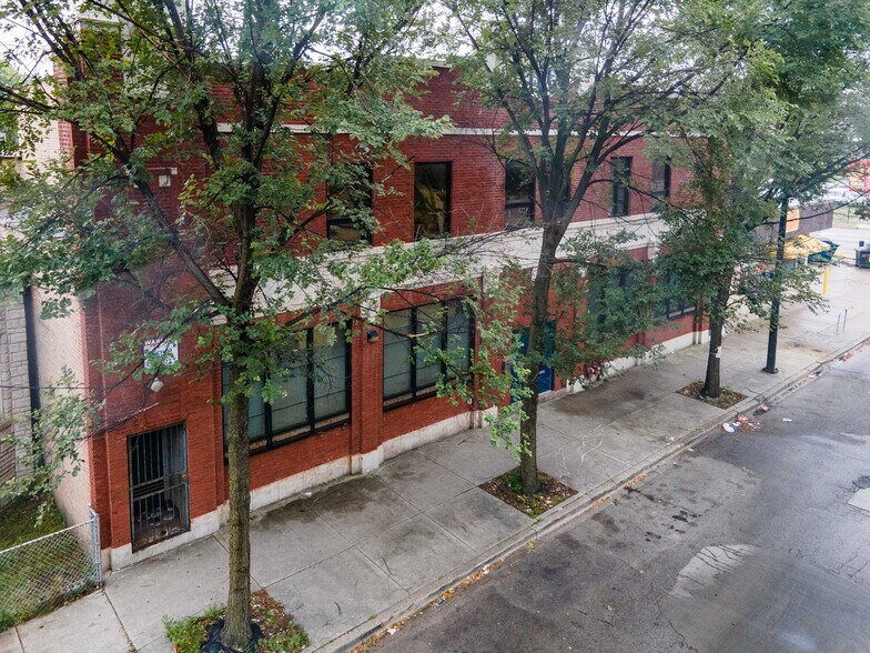 More Photos Of 2945 W Harrison St, Chicago Office For Sale