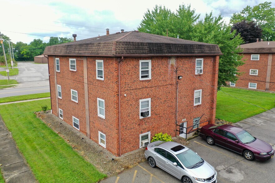 More Photos Of 1810-1860 Mahoning Ave, Warren Apartments For Sale
