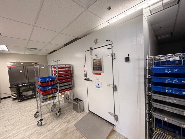 More Photos Of 9221 Quivira Rd, Overland Park Medical For Sale