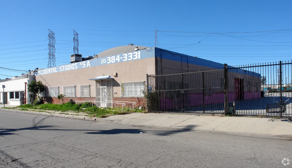 More Photos Of 7311 Radford Ave, North Hollywood Manufacturing For Lease