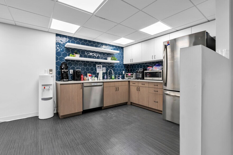 More Photos Of 140 W Main St, Clinton Township Office For Sale