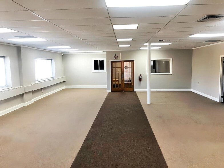 More Photos Of 100 Philadelphia Pike, Wilmington Light Distribution For Lease