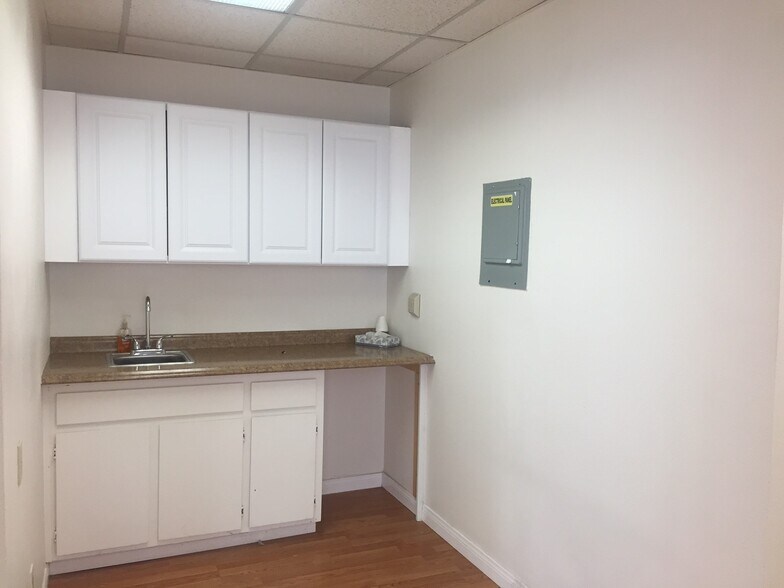 More Photos Of 2900 Bristol St, Costa Mesa Loft Creative Space For Lease