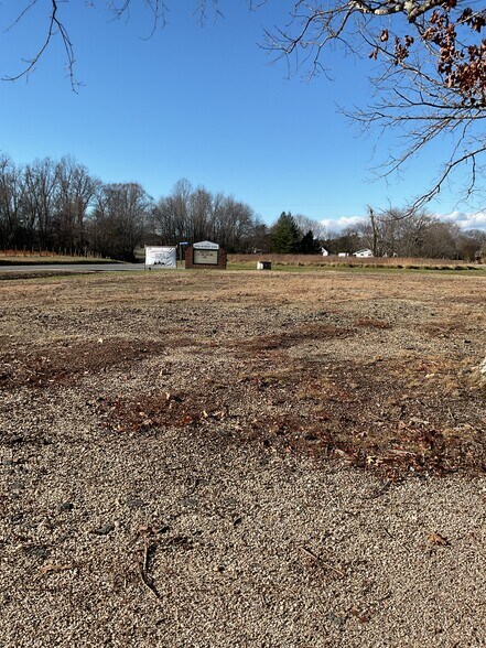 More Photos Of 21075 Frog Level Rd, Ruther Glen Specialty For Sale