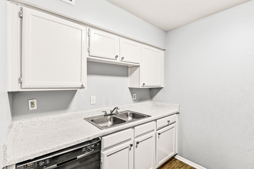 More Photos Of 531 S Belt Line Rd, Grand Prairie Apartments For Sale