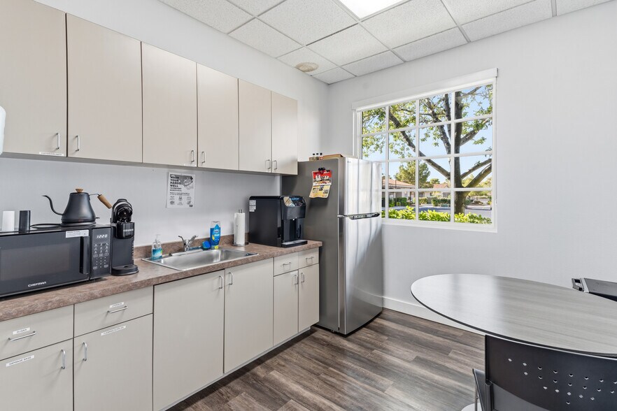 More Photos Of 3161 E Warm Springs Rd, Las Vegas Office For Sale