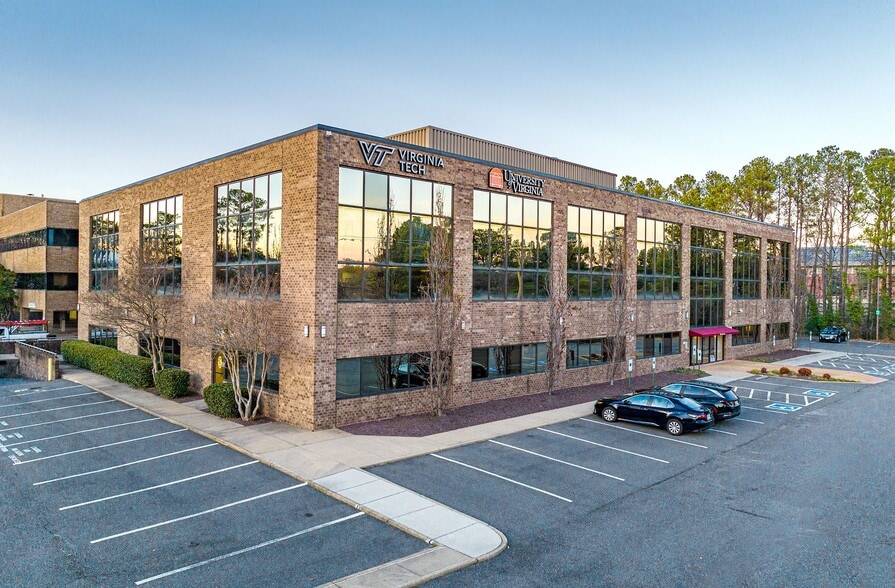 More Photos Of 2810 N Parham Rd, Richmond Medical For Lease