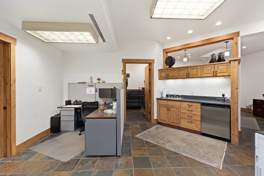 More Photos Of 442 Lincoln Ave, Steamboat Springs Mixed Retail For Sale