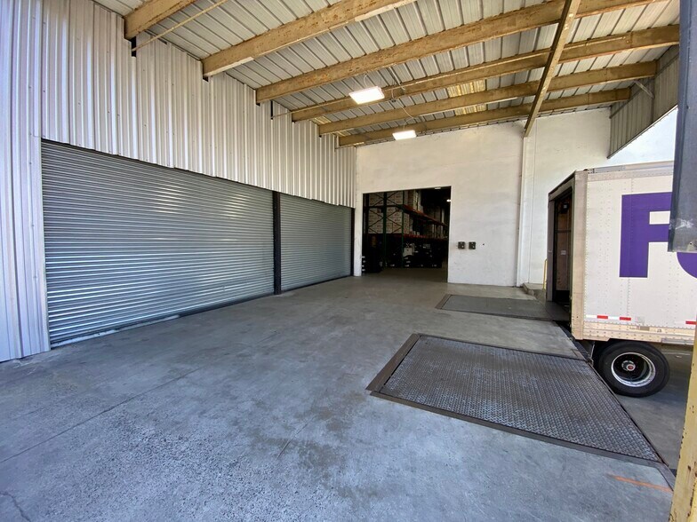 More Photos Of 1909 S Susan St, Santa Ana Distribution For Sale