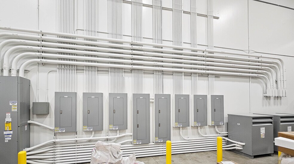 More Photos Of 657 North 1500 West, Orem Manufacturing For Lease