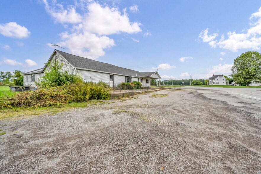 More Photos Of 40980 Butternut Park Ct, Elyria Specialty For Sale