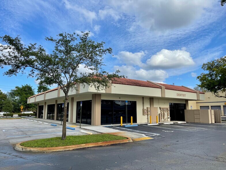 More Photos Of 8201 Pine Island, Tamarac Storefront Retail Office For Lease