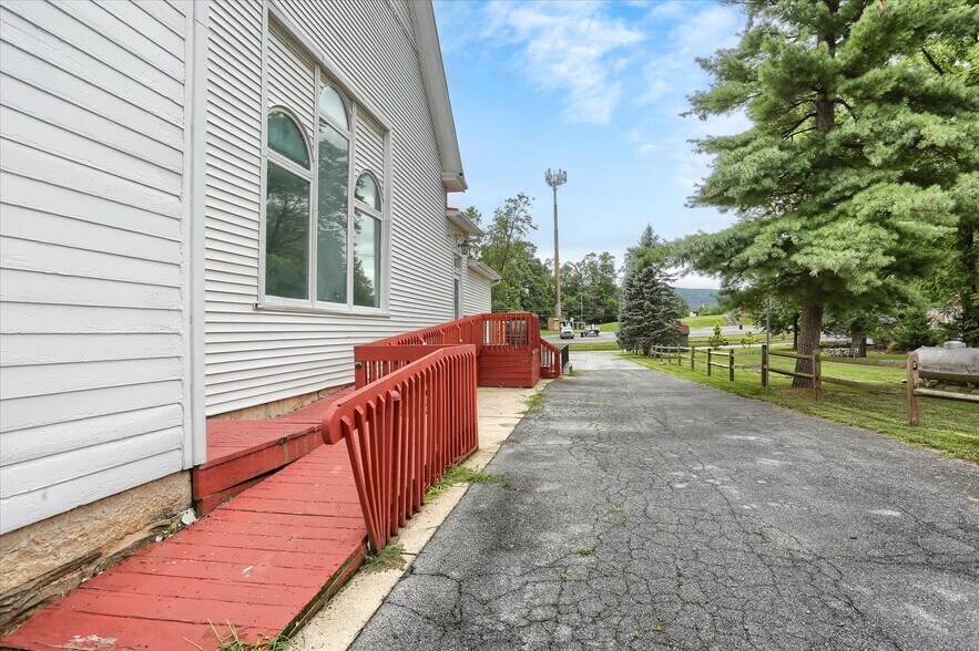 More Photos Of 5948 Linglestown Rd, Harrisburg Restaurant For Sale