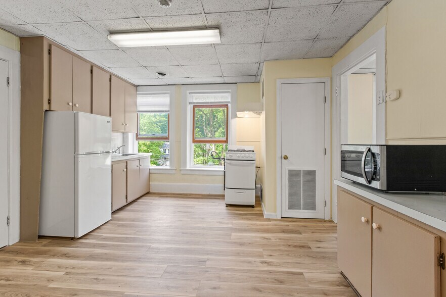 More Photos Of 4 Davis St, Shirley Apartments For Sale