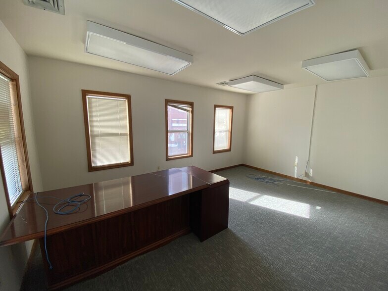 More Photos Of 9100 Church St, Manassas Office For Sale