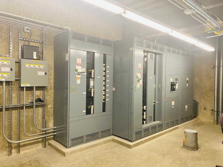 More Photos Of 500 Main St, Dubuque Office For Sale