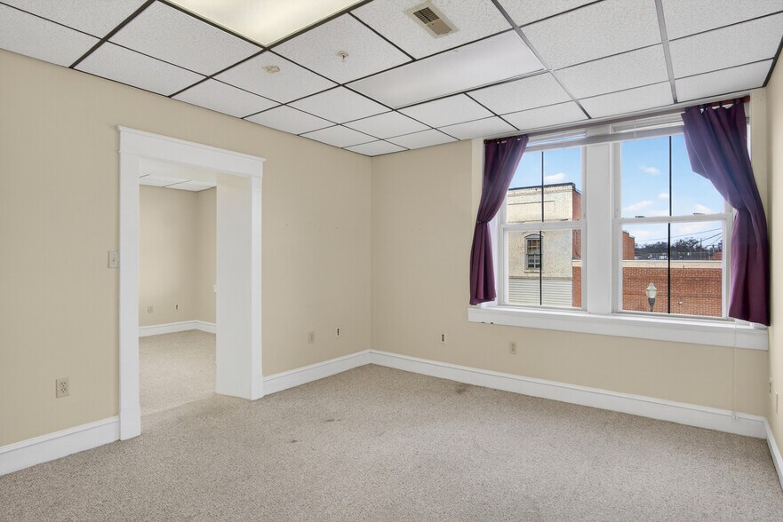 More Photos Of 104-110 S Hill Ave, South Hill Office Residential For Sale