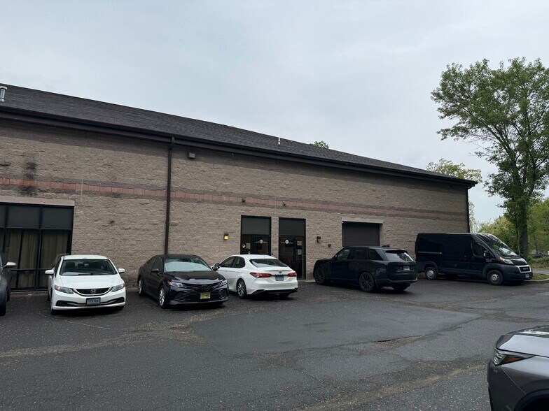 More Photos Of 102 Wooster St, Bethel Warehouse For Lease