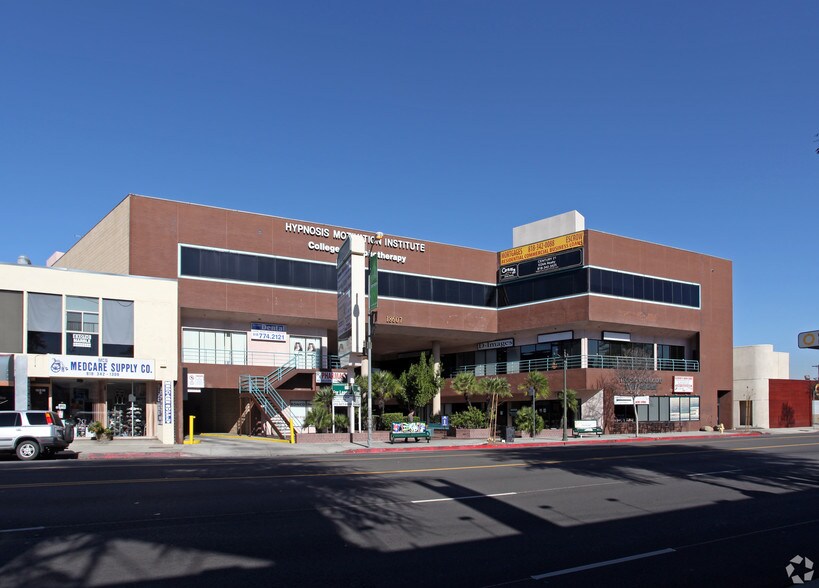 Primary Photo Of 18607 Ventura Blvd, Tarzana General Retail For Lease