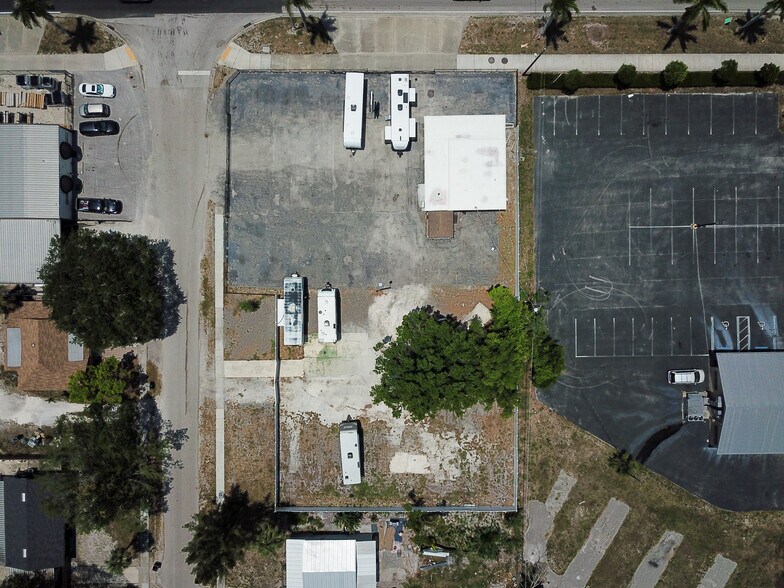 More Photos Of 4830 Palm Beach Blvd, Fort Myers Auto Repair For Lease