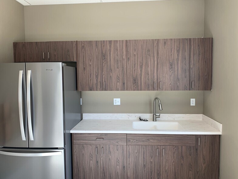 More Photos Of 2140-2162 E Summersweet Dr, Boise Self Storage For Sale