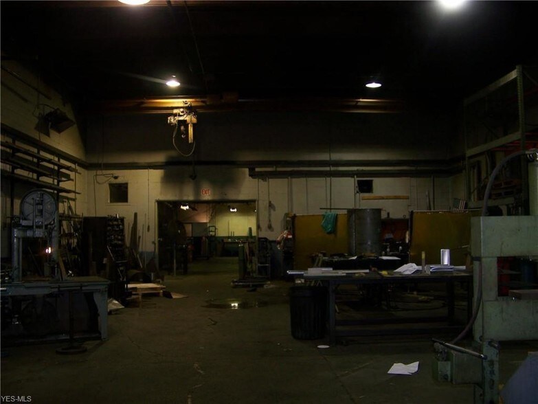 More Photos Of 2359 Triplett Blvd, Akron Manufacturing For Sale