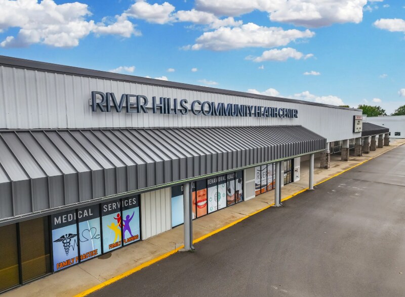 More Photos Of 1015 N 18th St, Centerville General Retail For Sale