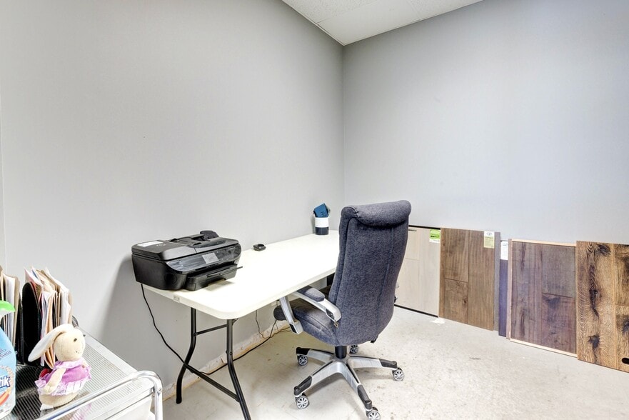 More Photos Of 3145 Dundas St W, Mississauga Storefront Retail Office For Lease