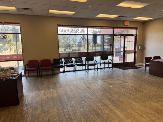 More Photos Of 780 W El Monte Way, Dinuba Storefront Retail Office For Lease