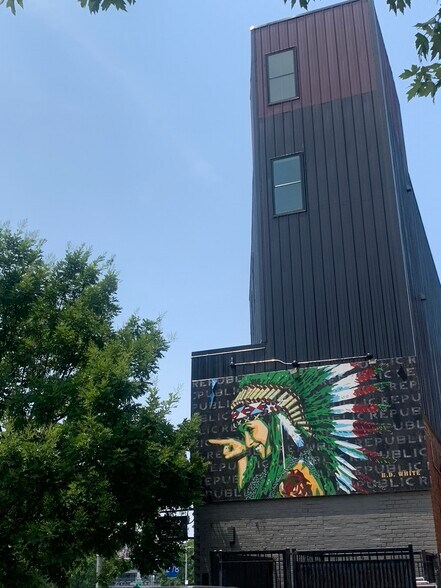 More Photos Of 3329 Astoria Blvd, Astoria General Retail For Sale