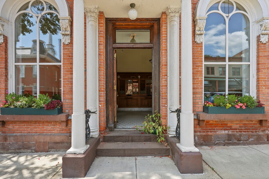 More Photos Of 47 Main St, Lee Bank For Sale