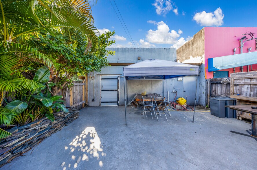 More Photos Of 2007 SW 8th St, Miami Freestanding For Sale