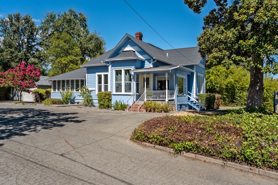 More Photos Of 704 N State St, Ukiah Medical For Sale
