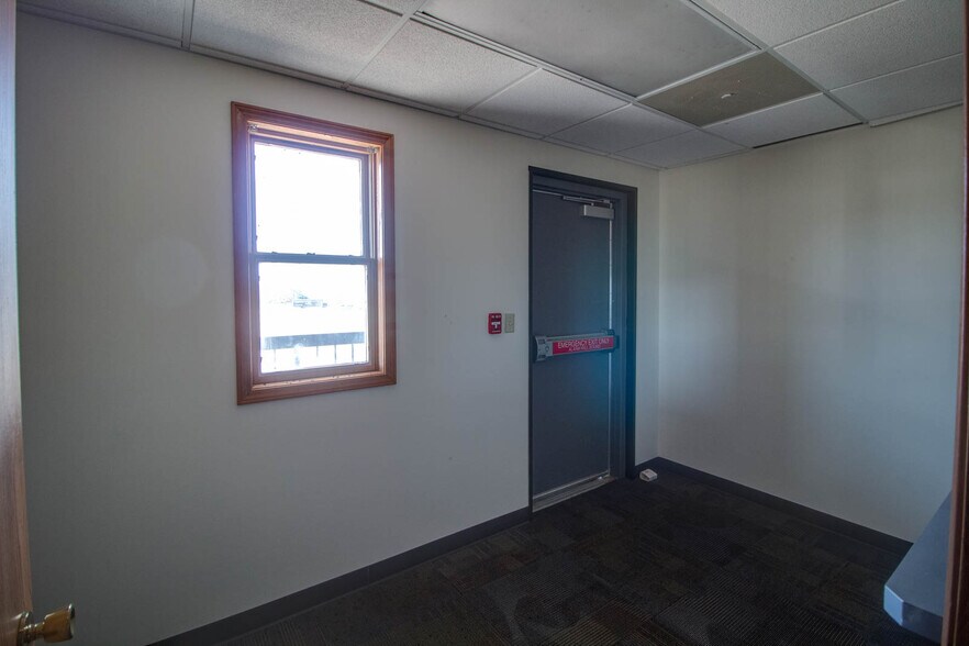 More Photos Of 201 McCausland St, Carlinville General Retail For Sale