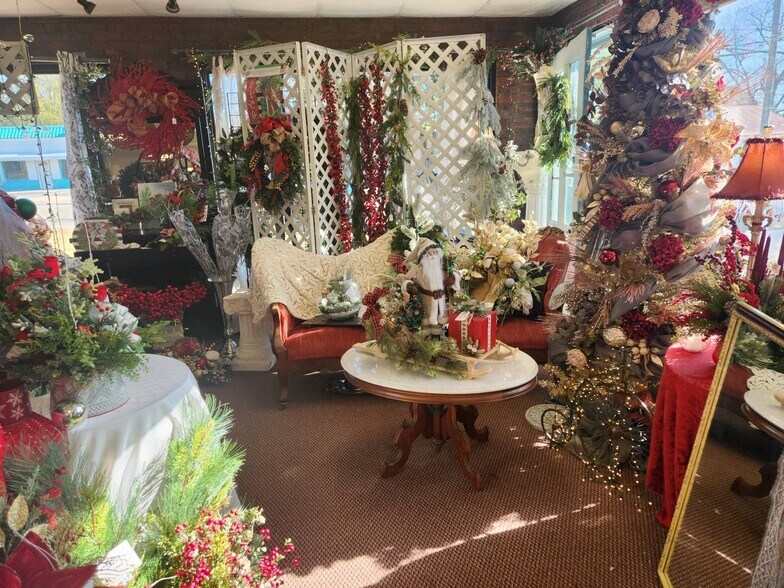 More Photos Of 182 Saluda St, Chester Freestanding For Sale