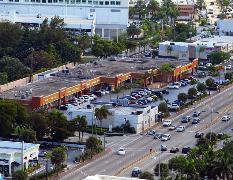 More Photos Of 12405-13 Biscayne Blvd, Miami Unknown For Lease