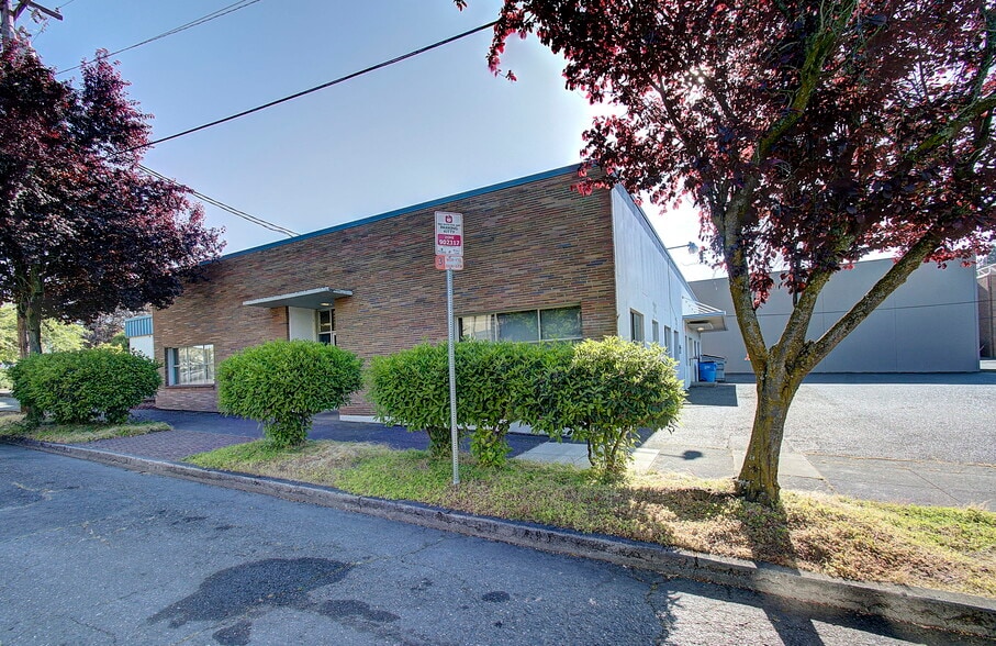 More Photos Of 1205 Ingalls St, Vancouver Lodge Meeting Hall For Sale