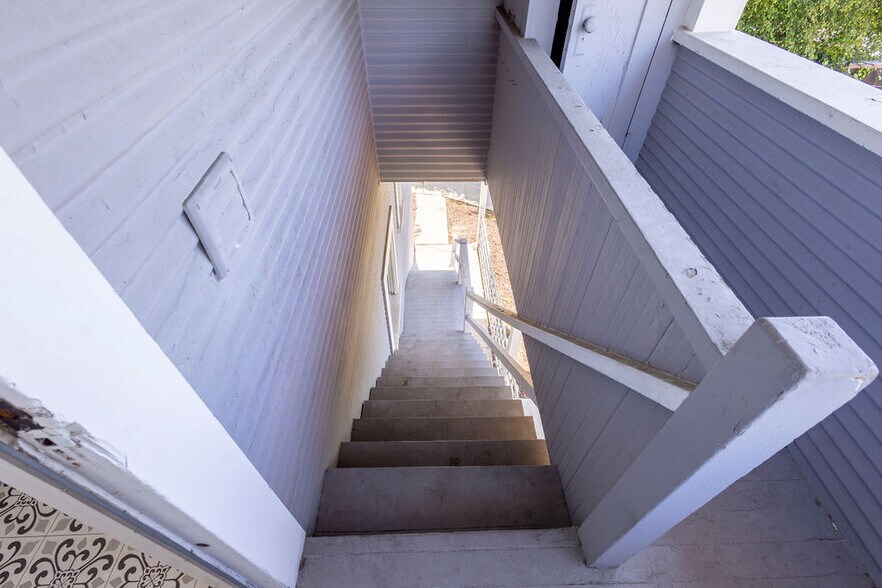 More Photos Of 1053 Hudson ave, Los Angeles Apartments For Sale