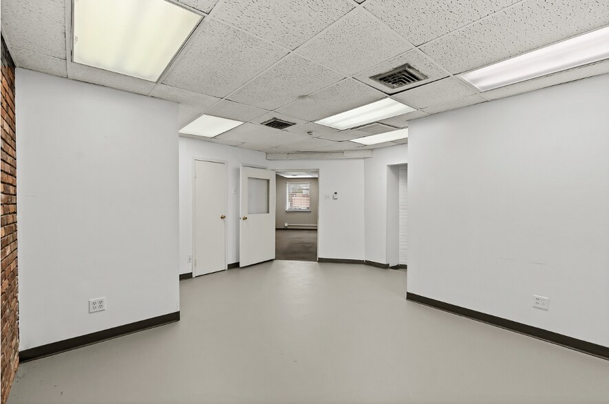 More Photos Of 1901 Gravois Ave, Saint Louis Freestanding For Lease