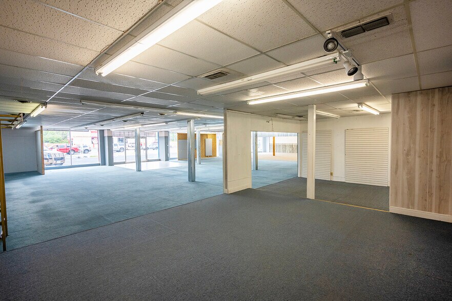 More Photos Of 2431 34th St, Lubbock Unknown For Lease