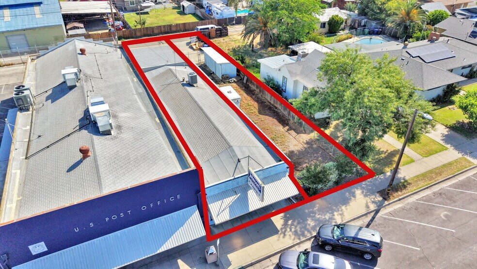 More Photos Of 230 S K St, Dinuba Storefront For Sale