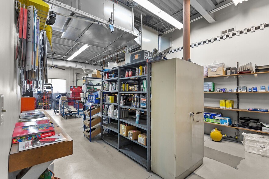 More Photos Of 6425 Glenwood Ave, Raleigh Auto Repair For Sale